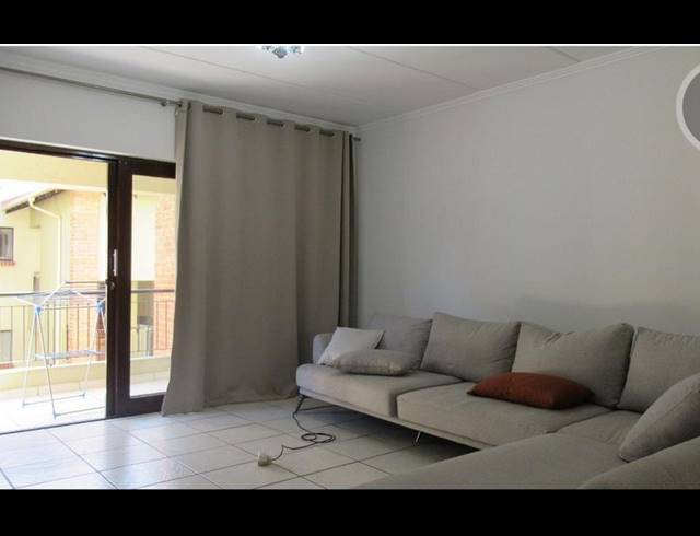 2 BEDROOM APARTMENT FOR SALE IN SUNNINGHILL